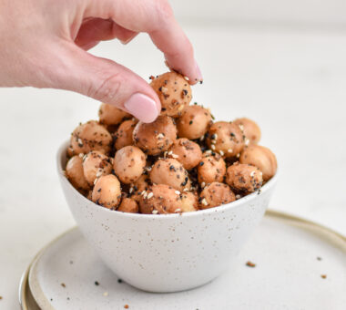 ‘Everything bagel’ seasoned macadamias recipe